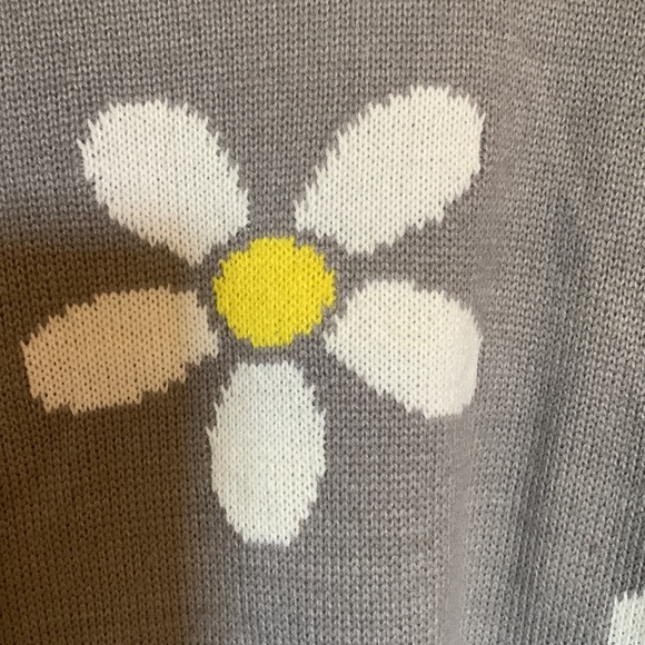 Daisy sweater - Picture 2 of 4
